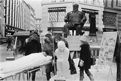 Demonstrasjon mot nedleggelse av Krohgstøtten sykehus.