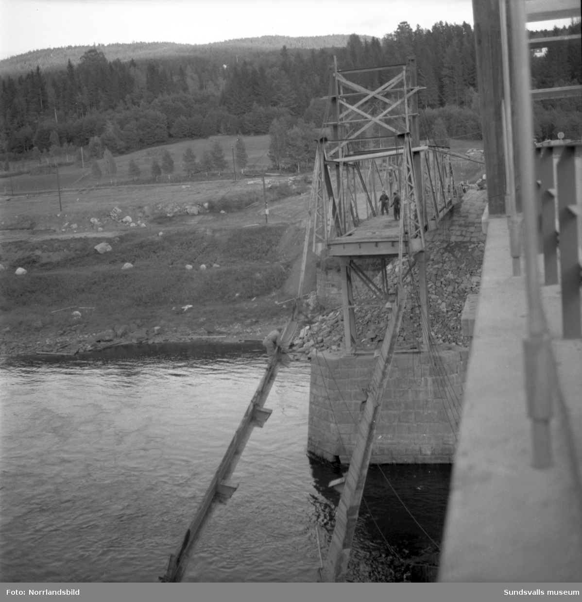 Gamla bron över Indalsälven i Liden.