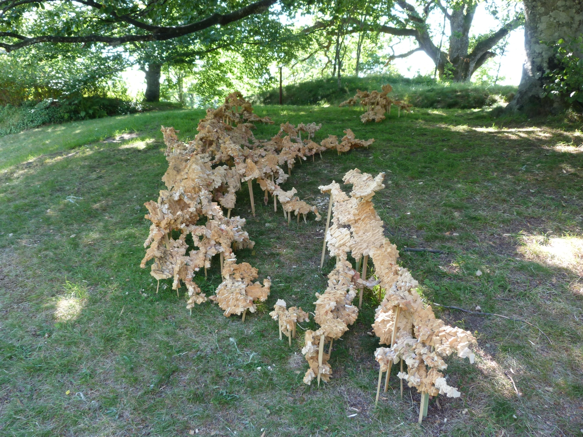 Kunst ble satt ut i parken på museet, juli og august 2013, med temaet "I Munchs fotspor". Katrine Koster Holst satt sammen mange trebiter og laget en installasjon. Den het "Tømmerstokk".