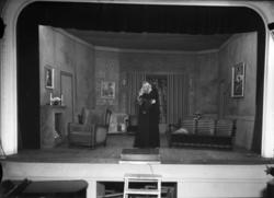 Forestilling, skuespill