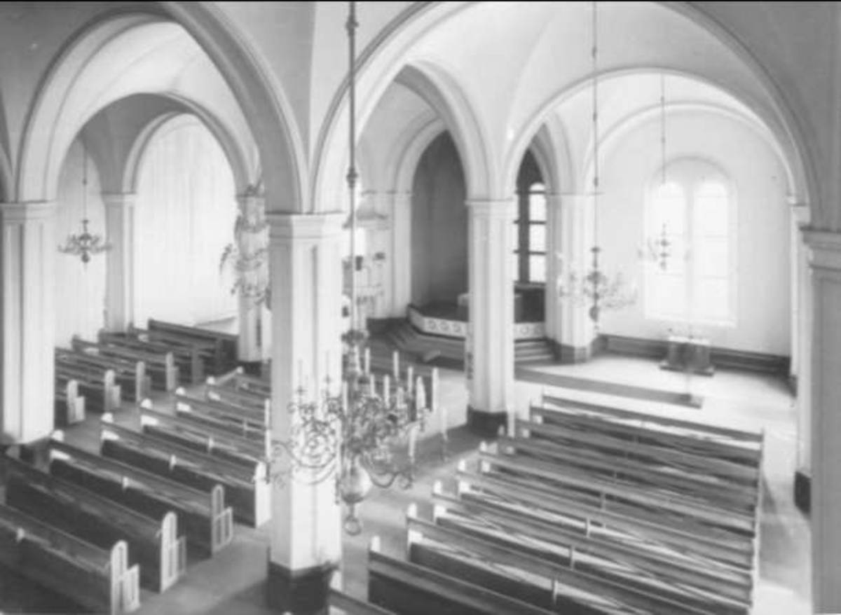 Fästningen. Garnisonskyrkan, interiör. Helrenovering av kyrkan som då återställdes i ursprungligt skick, även färgsättningsmässigt. Kyrkan återinvigdes år 1969. Fotot är taget 1964.