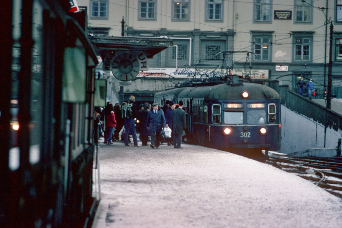 Oslo Sporveier. Tog til Kolsås på Majorstuen stasjon. Vogner type C1 og C2.