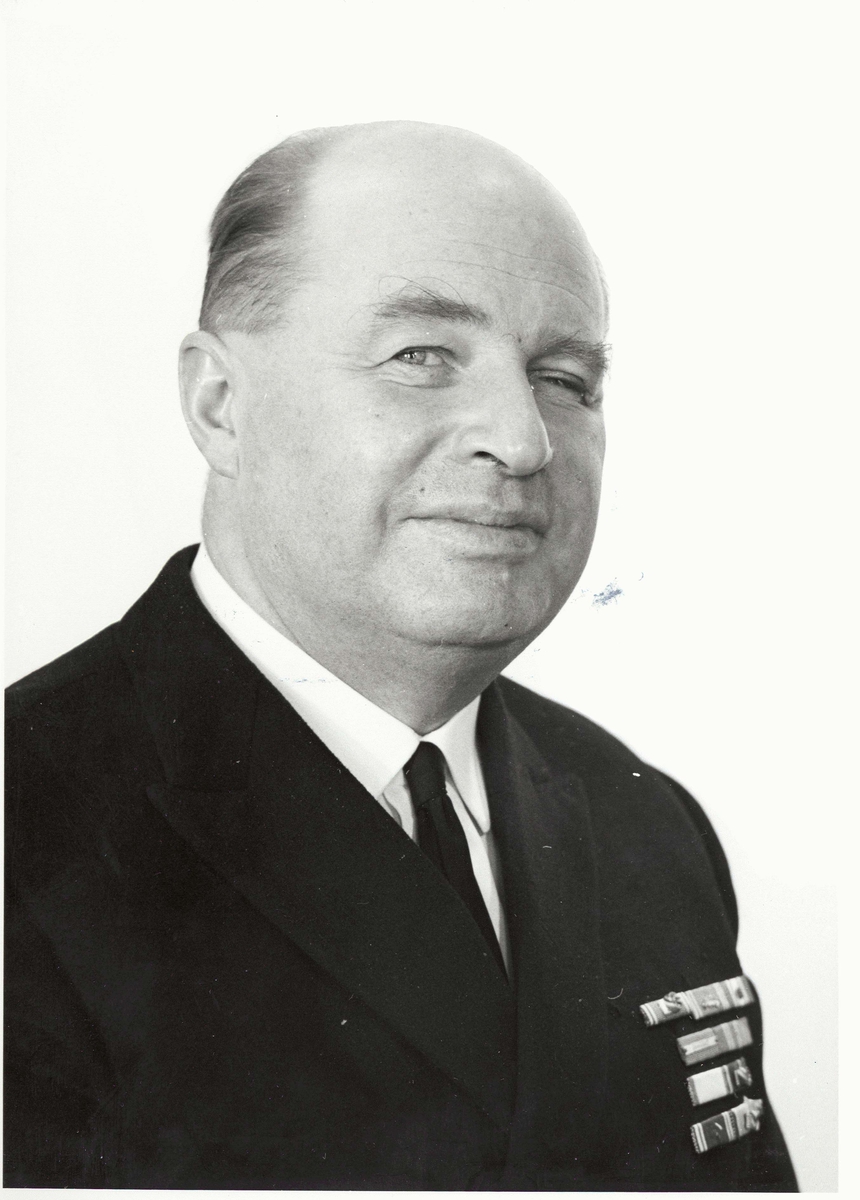 Motiv: Portrett viseadmiral BRAADLAND,  Magne