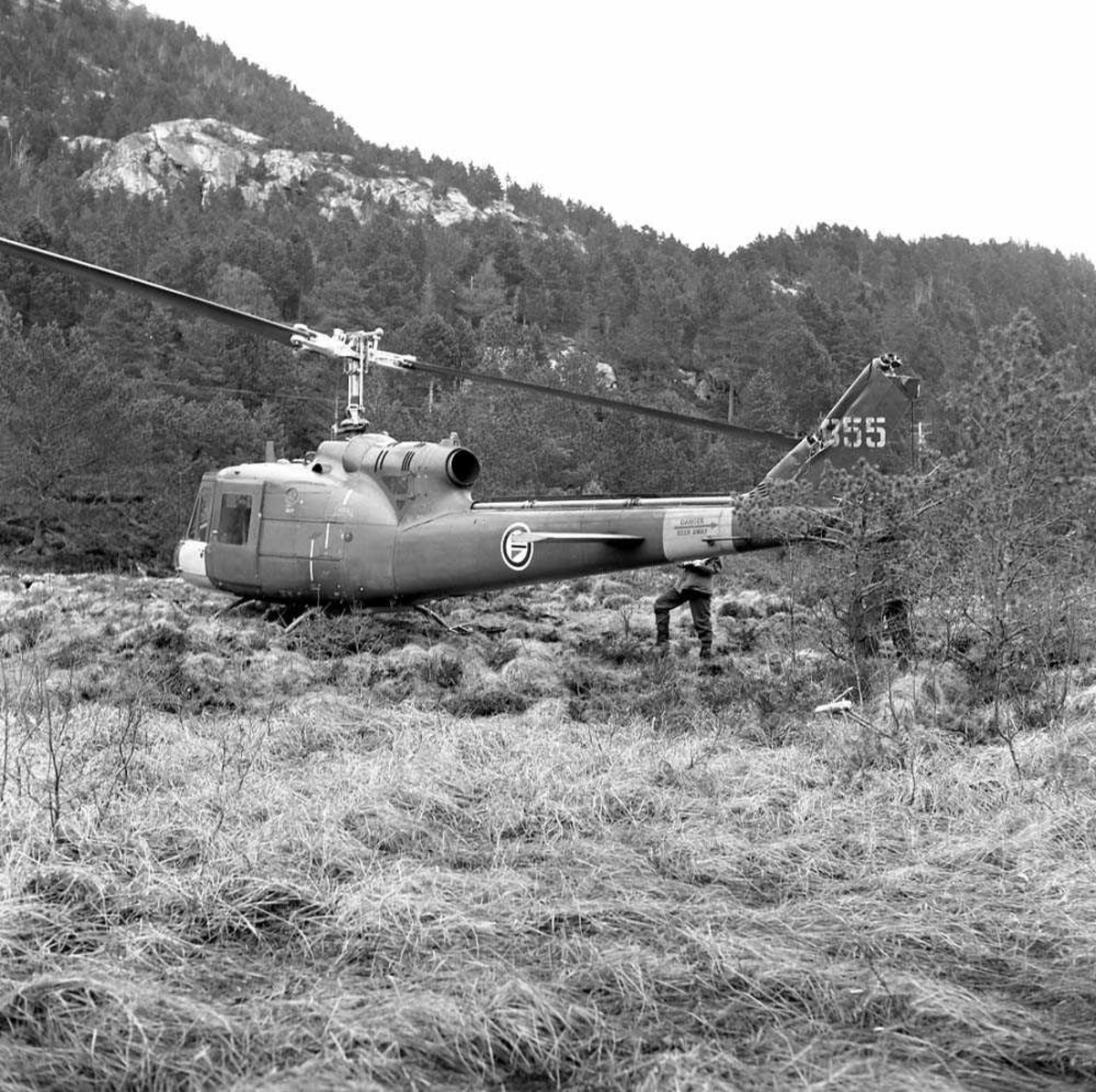 En Bell UH-1B, kjennetegn 855, har nødlandet og havarert på Straumøya rett sør for Bodø flystasjon. Det gikk bra med flymannskapet. Flyet tilhørte 719 skvadron på stasjonen.