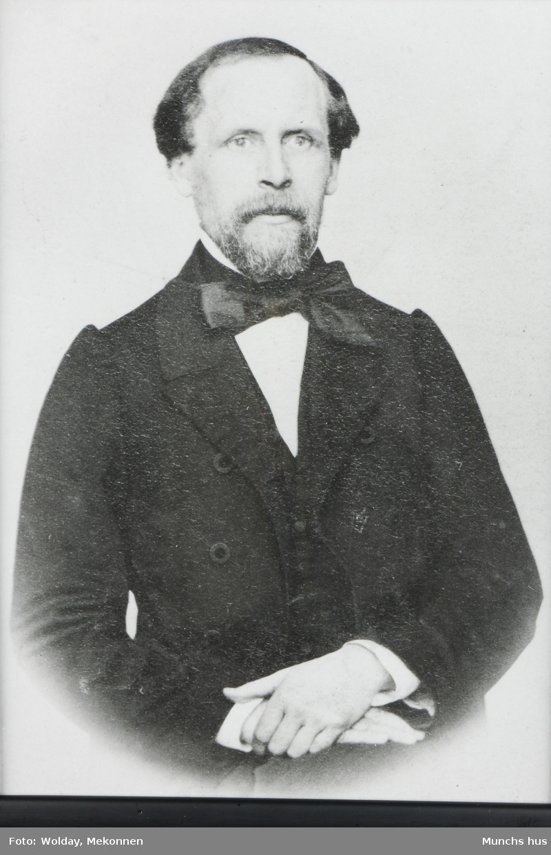 Dr. Christian Munch (1817 - 1889) Edvard Munchs far, var blandt annet korpslege og sanitetskaptein. 
