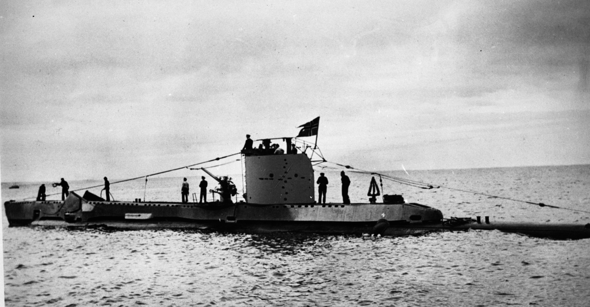 Motiv: Undervannsbåten ULA Babord side kanon på dekk