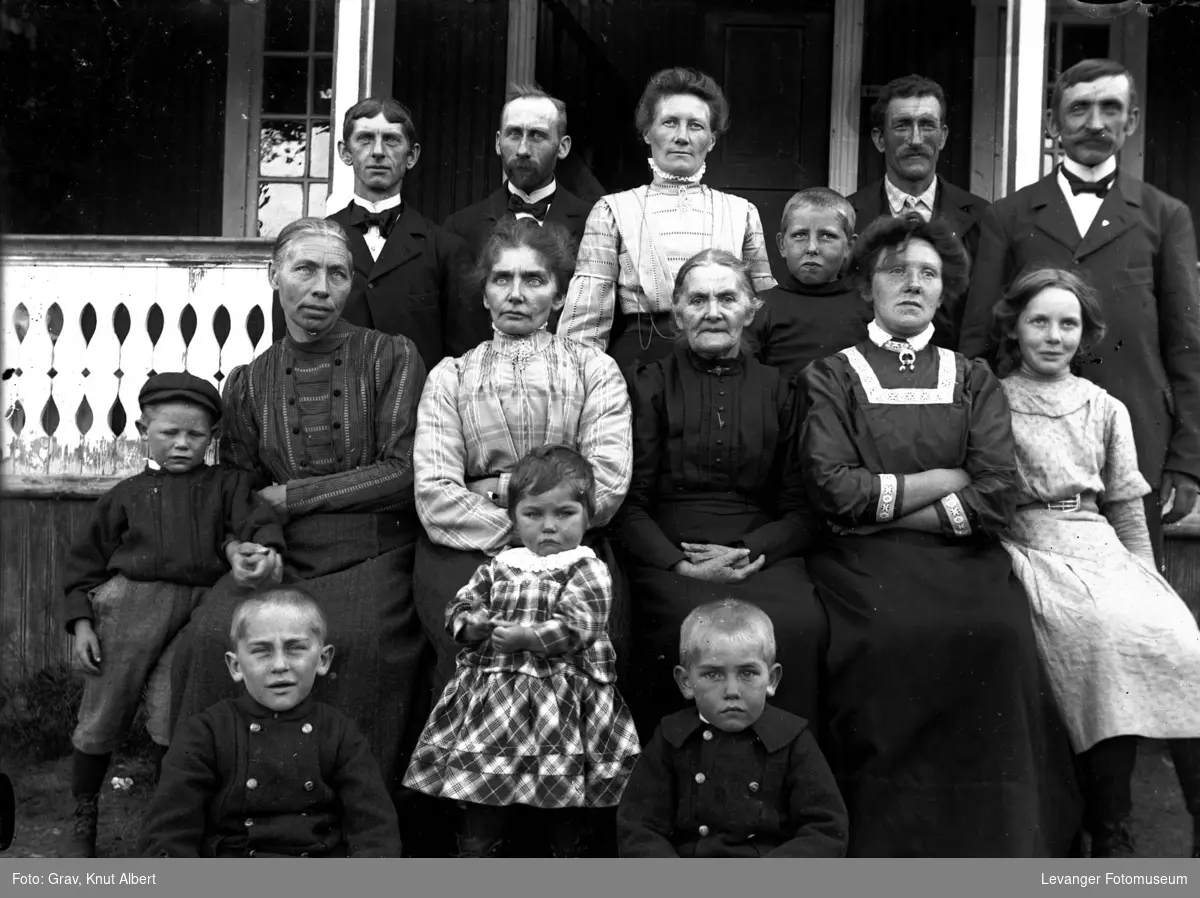 Familie med tjenere på Bangsund