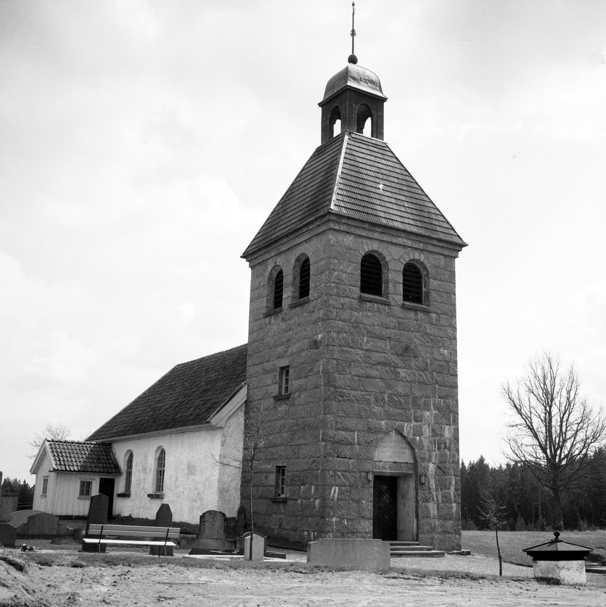 Öra kyrka