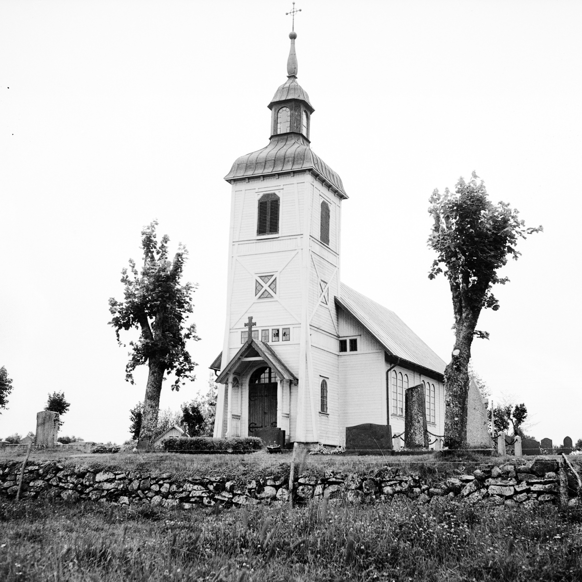 Hällestad kyrka