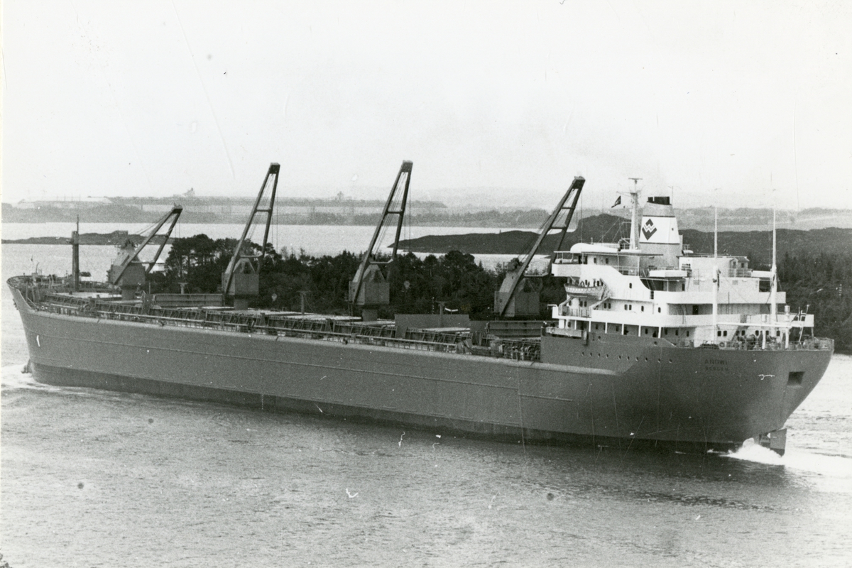 M/S Andwi (b.1969, Haugesund mek. Verksted A/S, Haugesund). Rederi