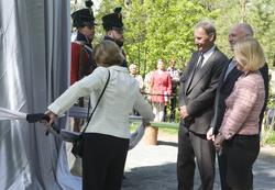 H.M. Dronningen avduker Christian August-monumentet i Konges