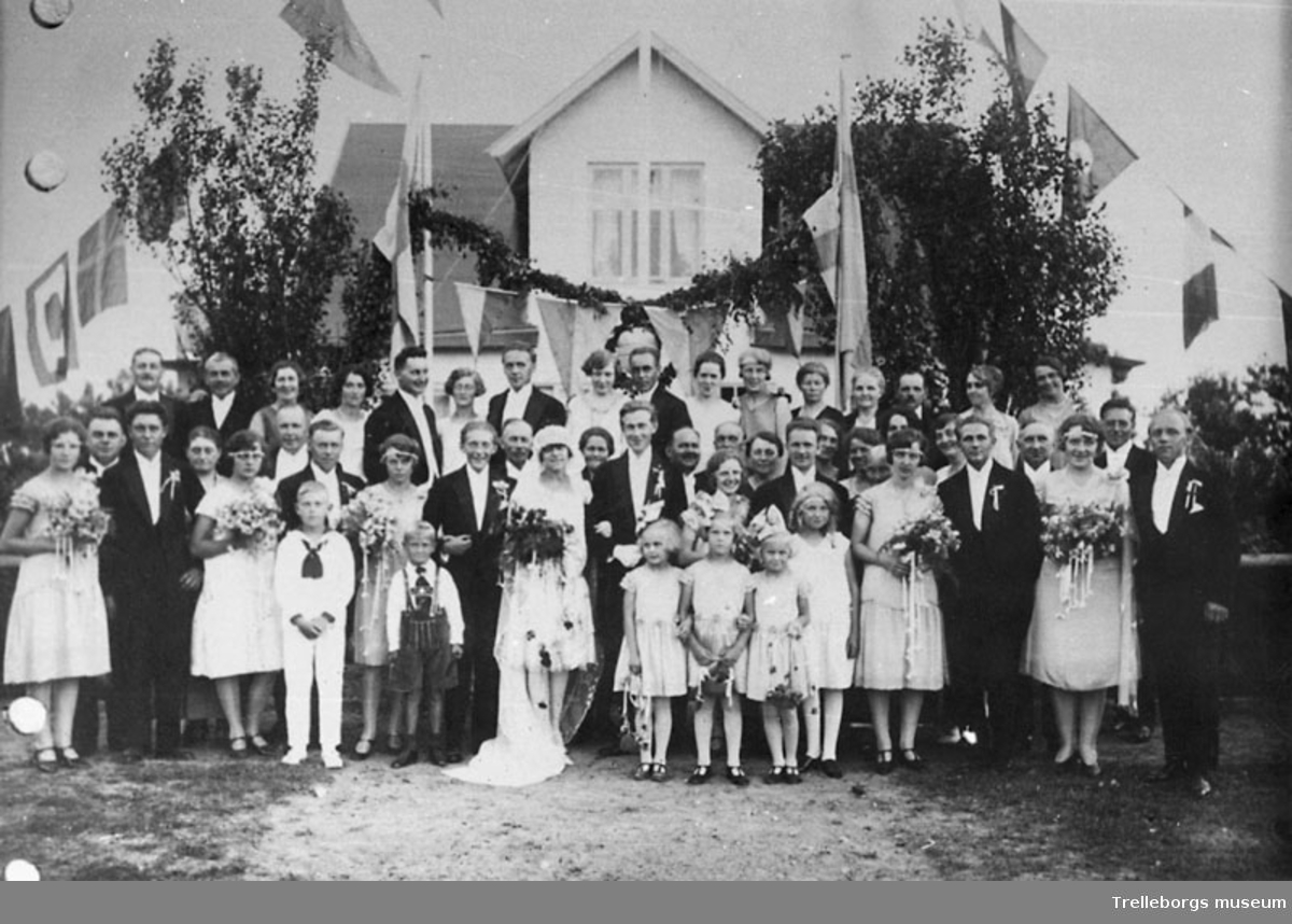 Bröllopssällskap 1927. Småbild.
