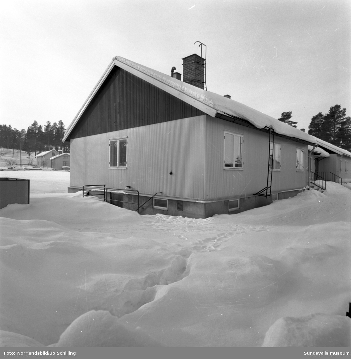 Husfasader på Södermalm i Sundsvall. Fredsgatan 34-38.