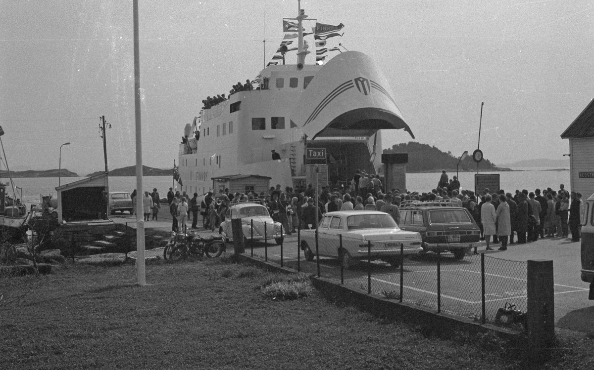 M/F "Finnøy" - Overleveringen - 8/5-1971