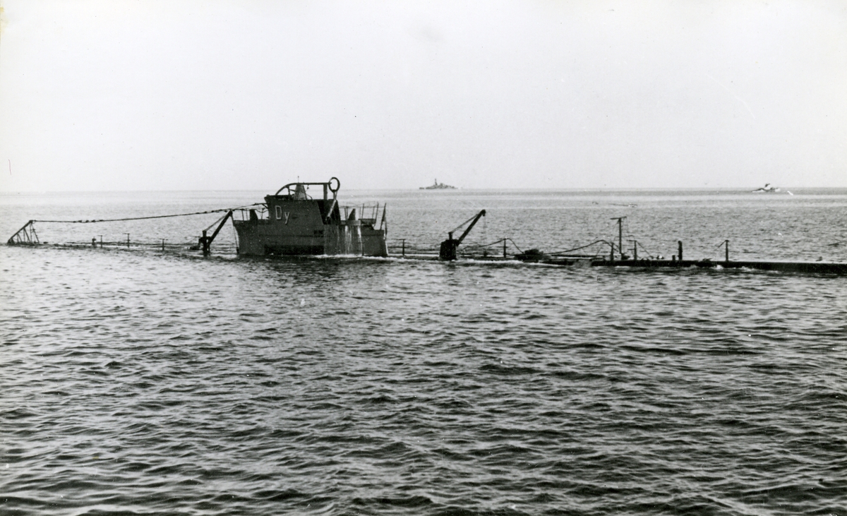 Foto visande ubåten Dykaren som kommer upp efter en dykning.