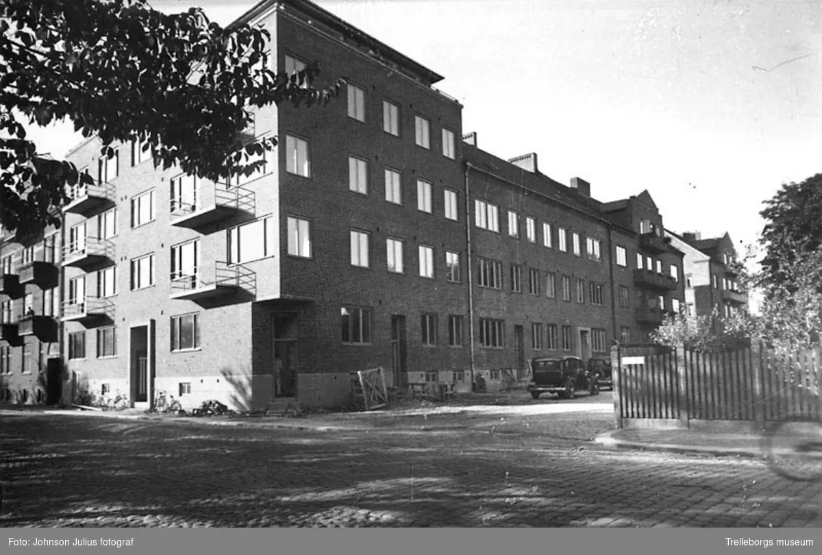 Hansagatan-Strandgatan. På Hansagatan 1 låg Arbetsförmedlingen.