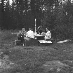 Fra en rasteplass i nord-Sverige. Familien Jacobsen hadde en