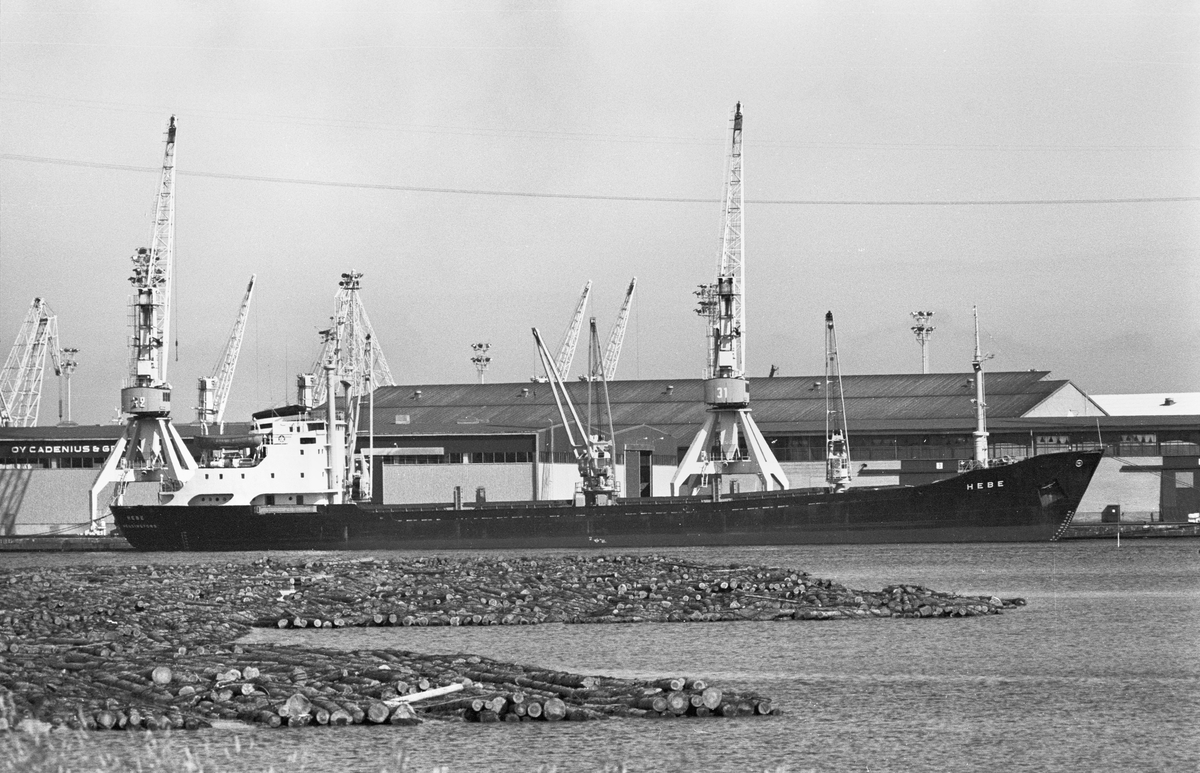 Ägare:/1962-82/: Finska Ångfartygs AB. Hemort: Helsingfors.