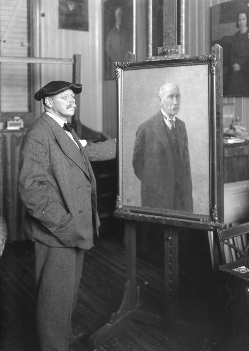 Maleren Gabriel Kielland i sitt atelier