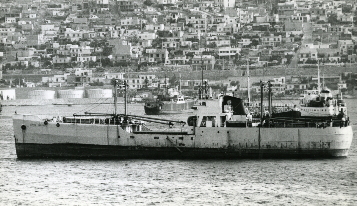 Ägare:/1969-72/: Ferlosa Maritime Corp. Hemort: Peiraievs.