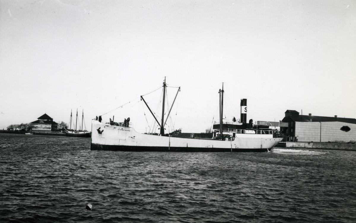 Ägare:/1915-1948/: Stockholms Rederi AB Svea. Hemort: Stockholm ...