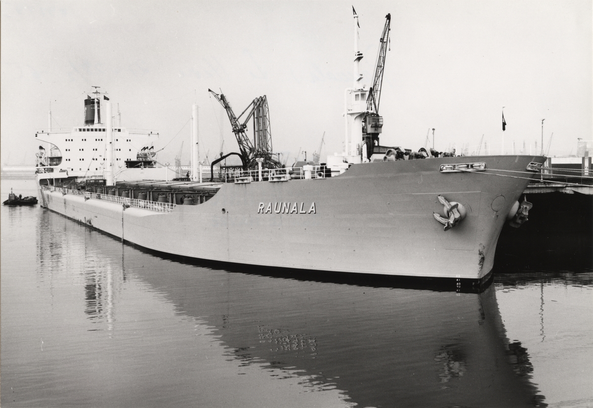 Lastmotorfartyget RAUNALA av Stockholm i Le Havre, den 27-28/2 1965.