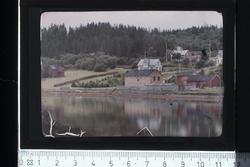 Småbruk og eneboliger på andre sida av Levangersundet