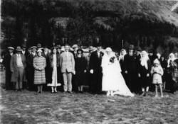 Bryllaupet til Ingvar Grøthe og Ragnhild, fødd Storejorde.
H