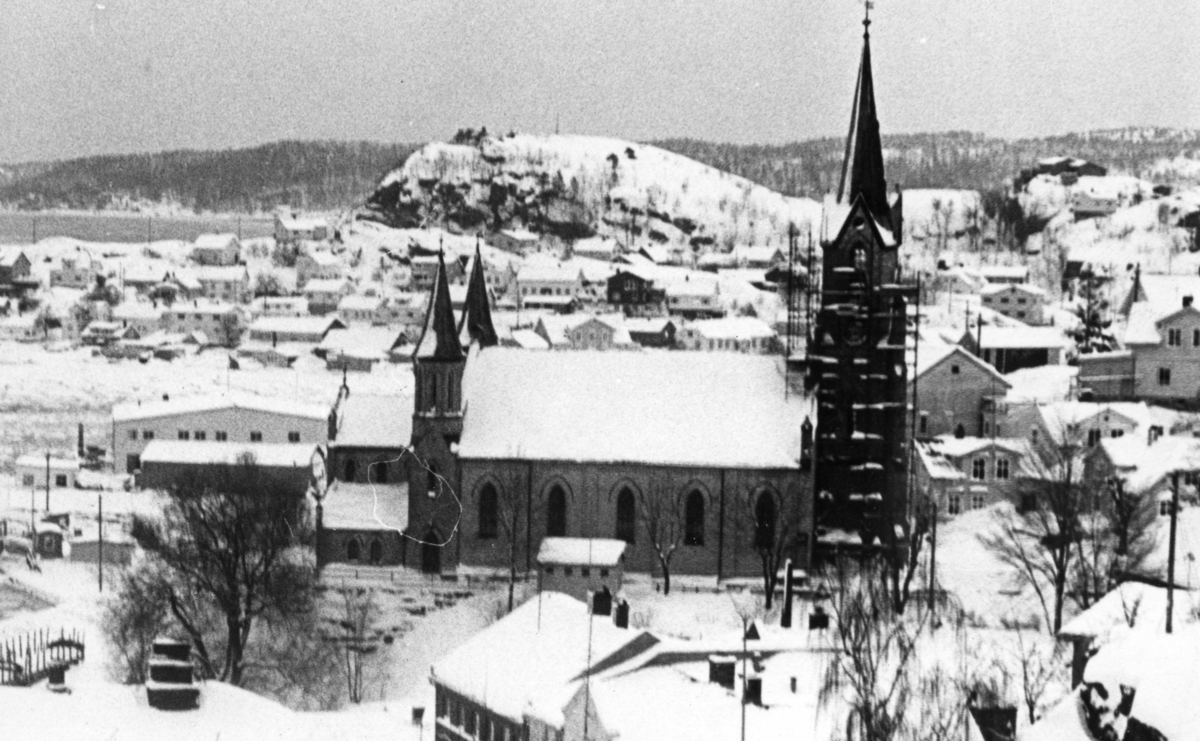 Restaurering av tårnet, Kragerø kirke, vinter.