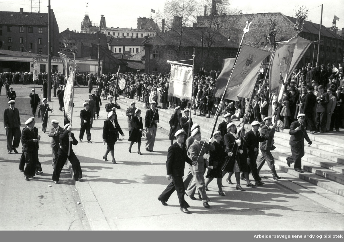 1. mai 1946, demonstrasjonstoget.