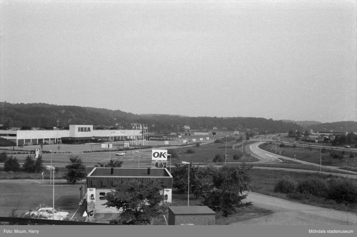 Utsikt från Eken mot IKEA i Kållered, år 1985.

För mer information om bilden se under tilläggsinformation.