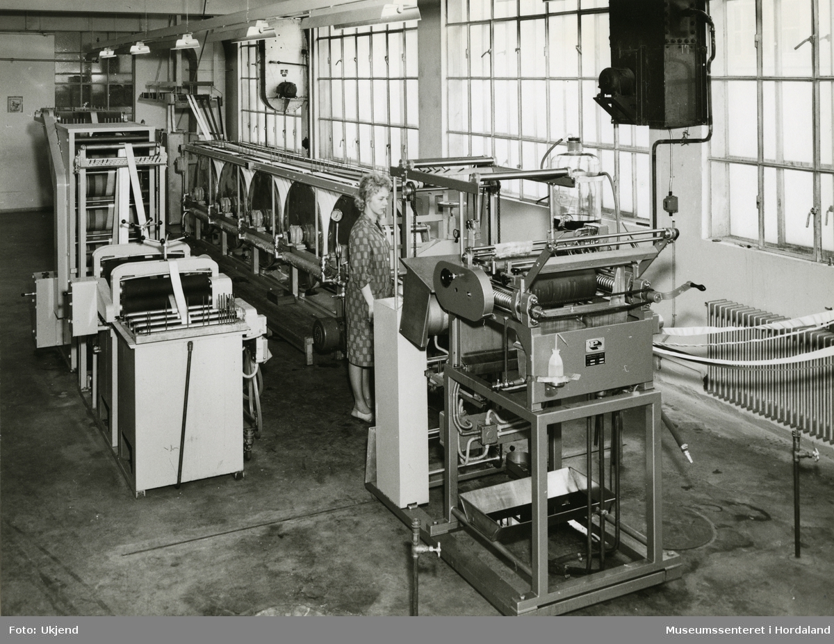 Produksjonslokala ved Trengereid Fabrikker, truleg ca. 1960-talet.