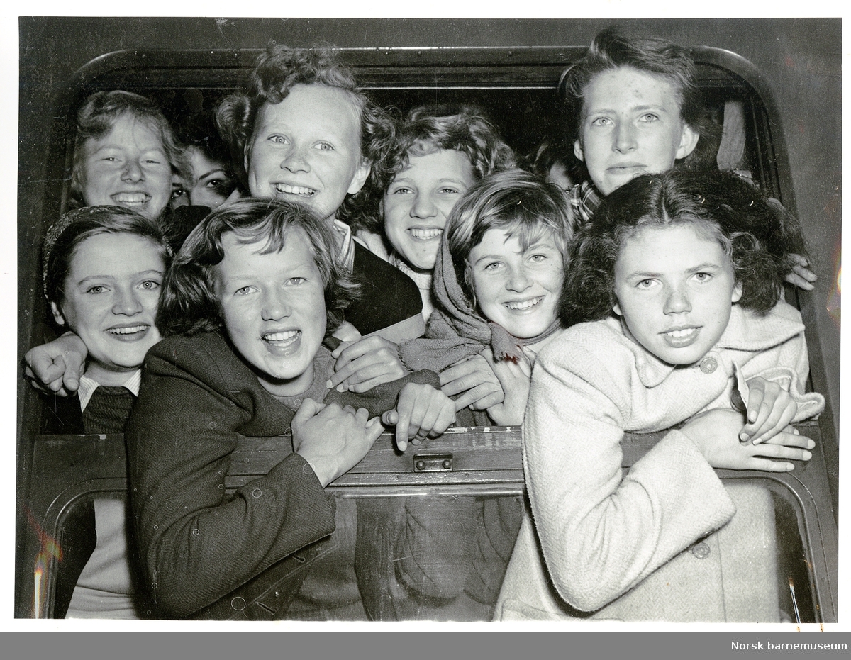 Glade klassevenninner ved framhaldsskolen i Stavanger