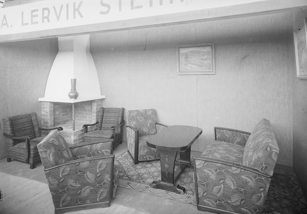 Jubileumsutstillingen i Levanger 1936 - stand for møbelforretning