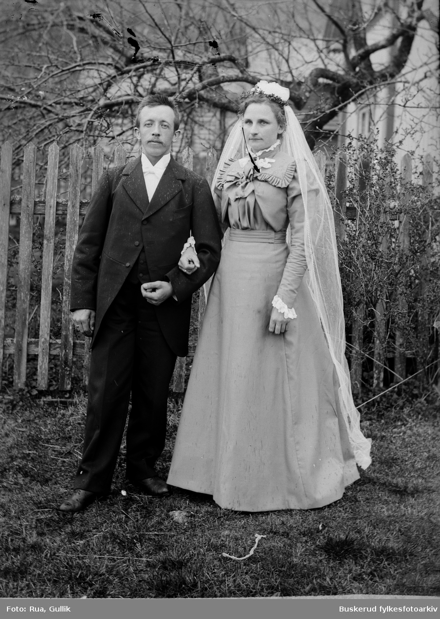 Bryllup
Bryllup Jon O Lindbu og Anna K Myhra Jondalen Foto 1899