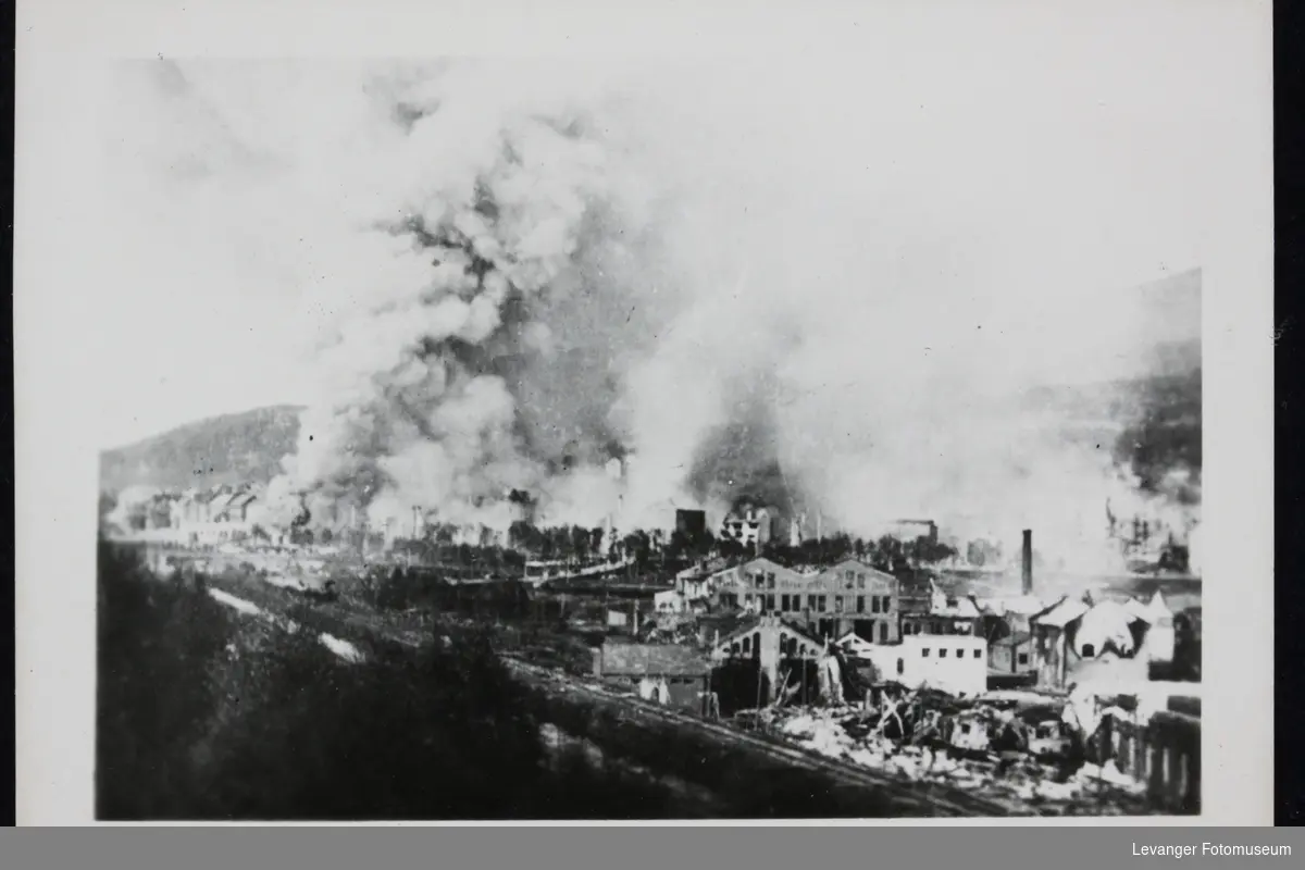 Utbombede hus i Narvik.