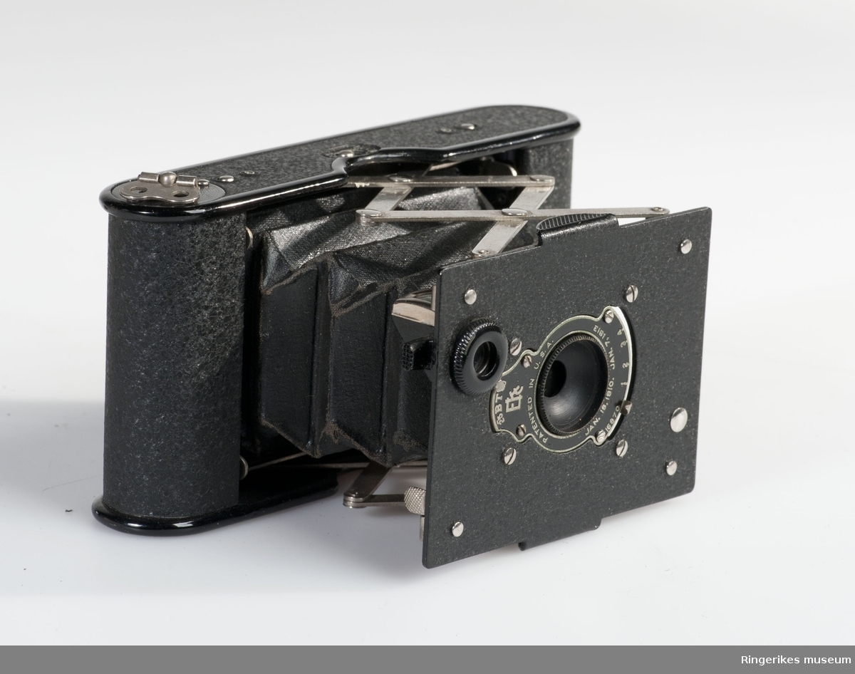 Kodak Folding No 2 Folding Hawk-eye
Eastman Kodak Co
1930 - 1933