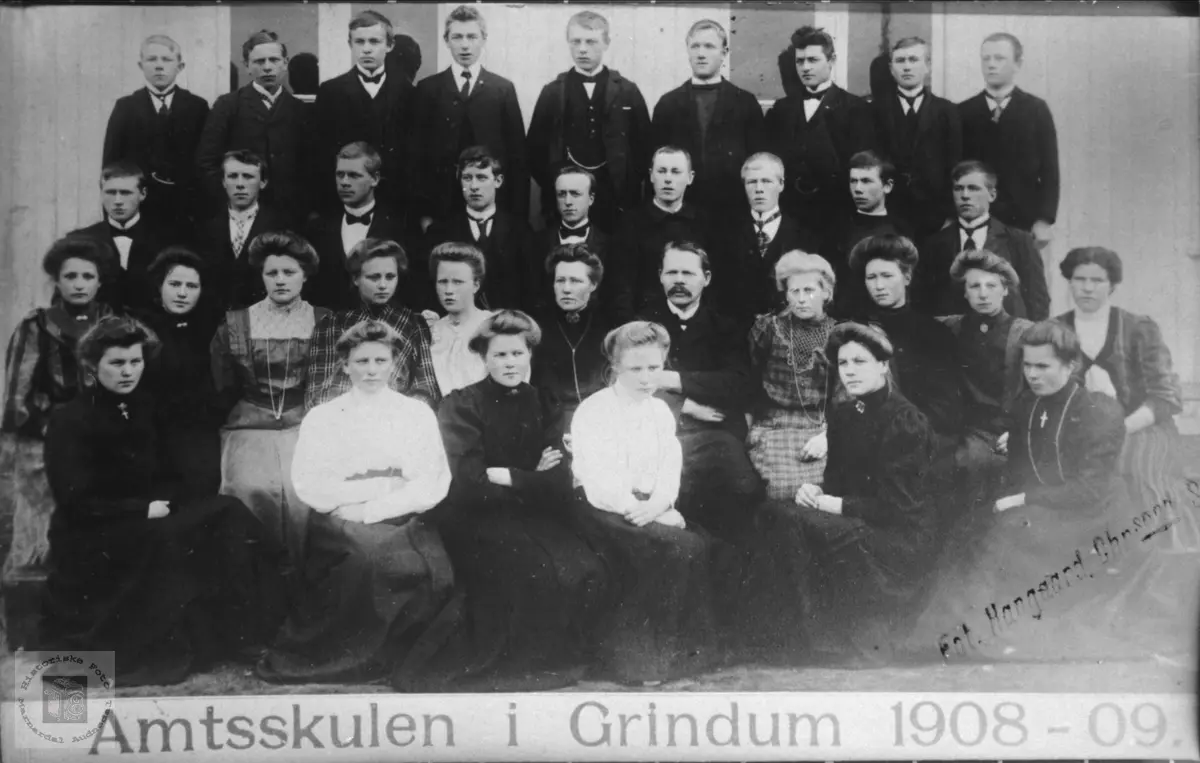 Amtskulen i Grindheim 1908-09