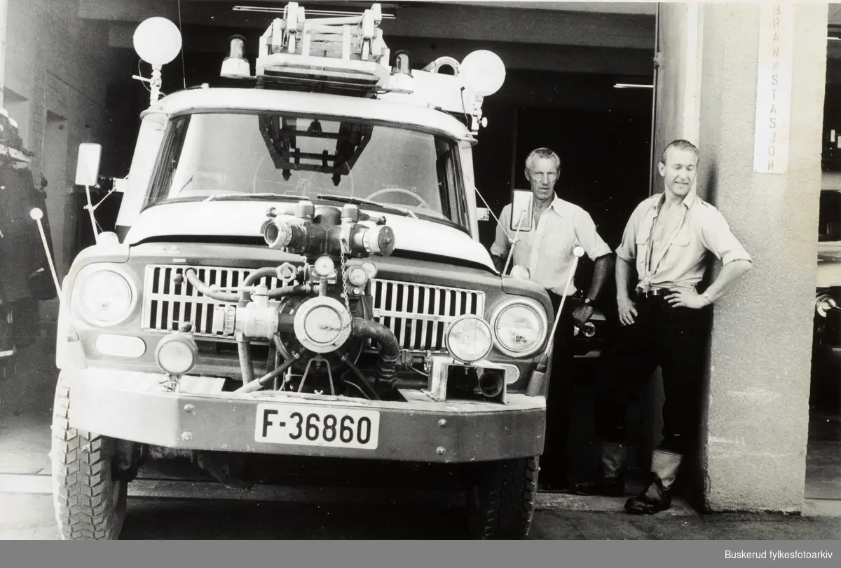 Ringerike brannstasjon
Brannbilen er en International årsmodell 1966.