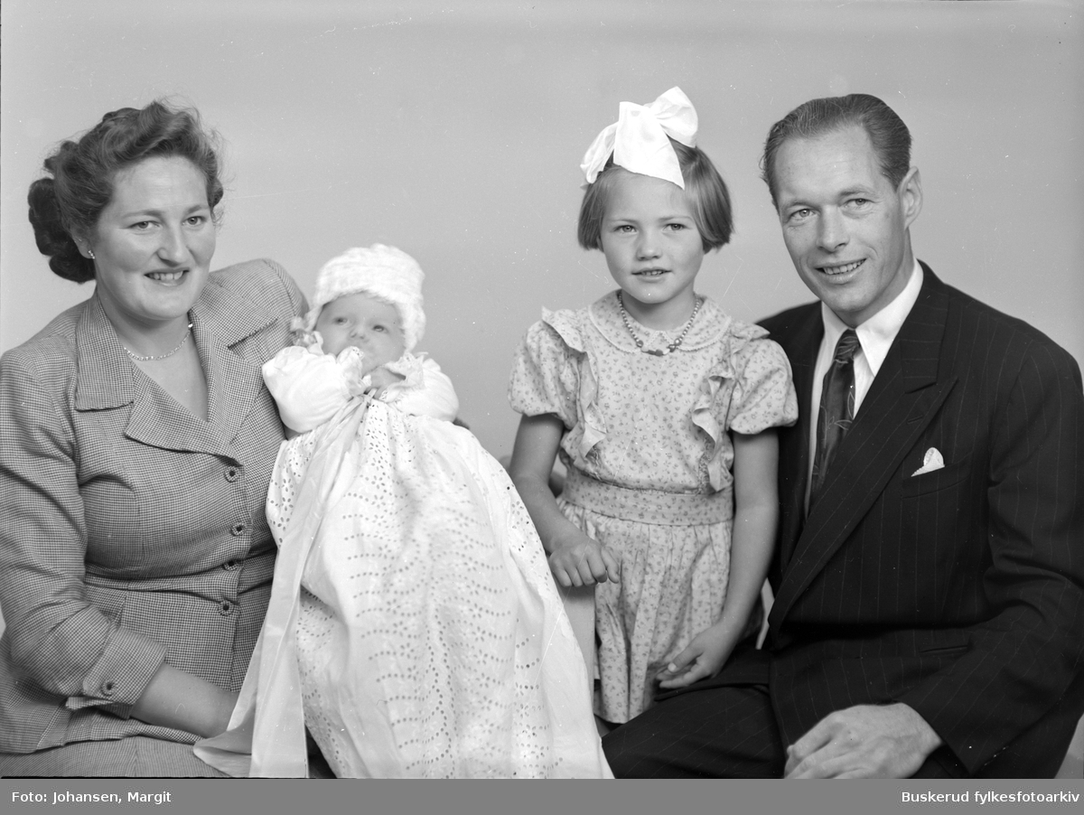 Familien Hahre med dåpsbarn
Einar Hahre