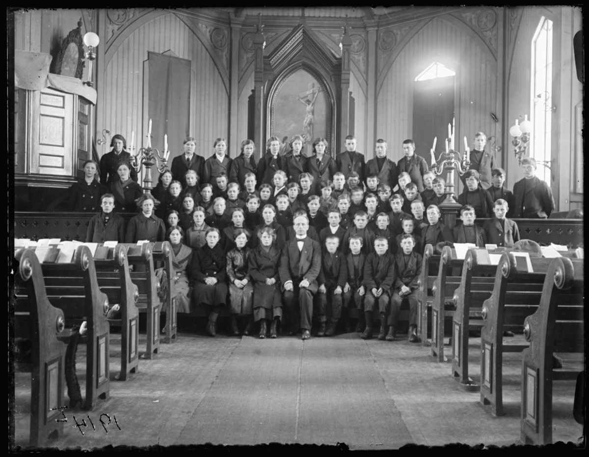 Konfirmanter i Vardø kirke 1914.