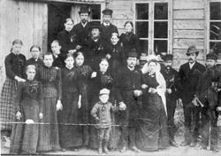 Ole Martin Meland som er brudgommen på bildet kom fra Stryn 