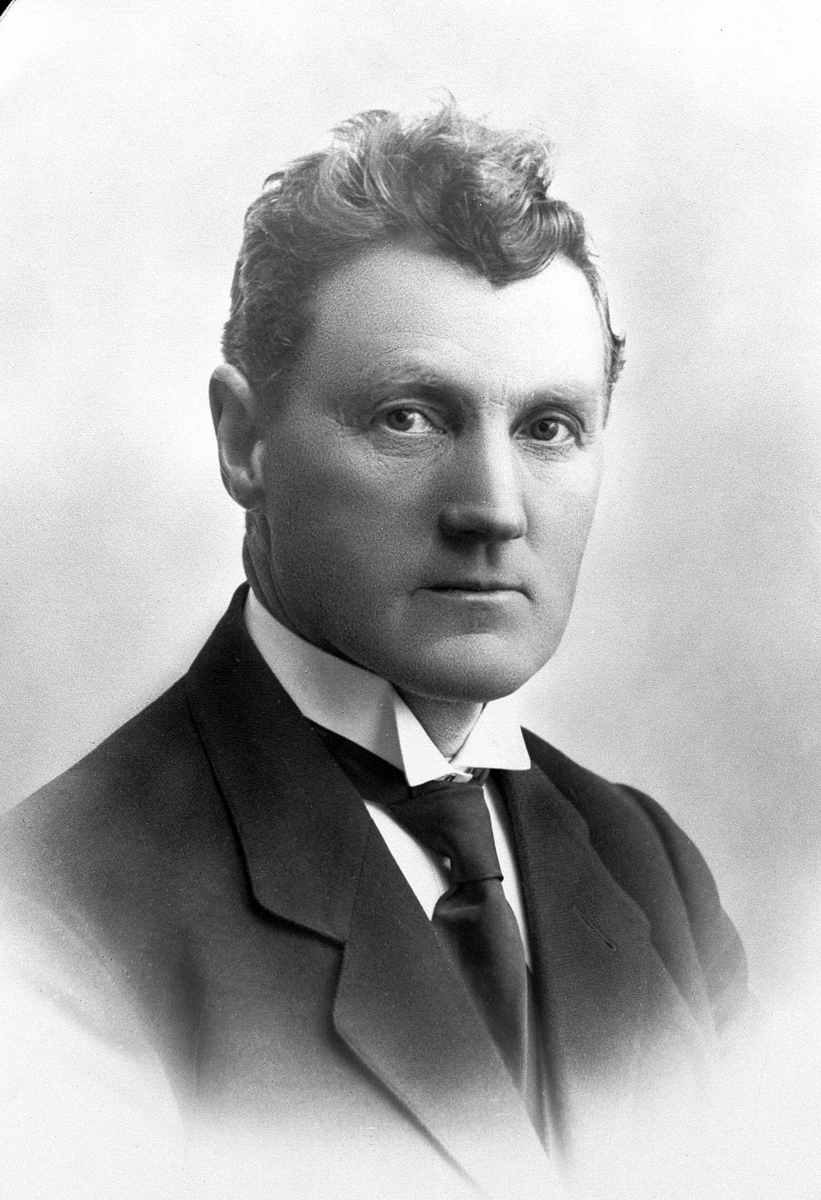 MALERMESTER SELMER A. BRENDEN. FORMANN I HAMAR HÅNDVERKERFORENING i 1920-1929. 
