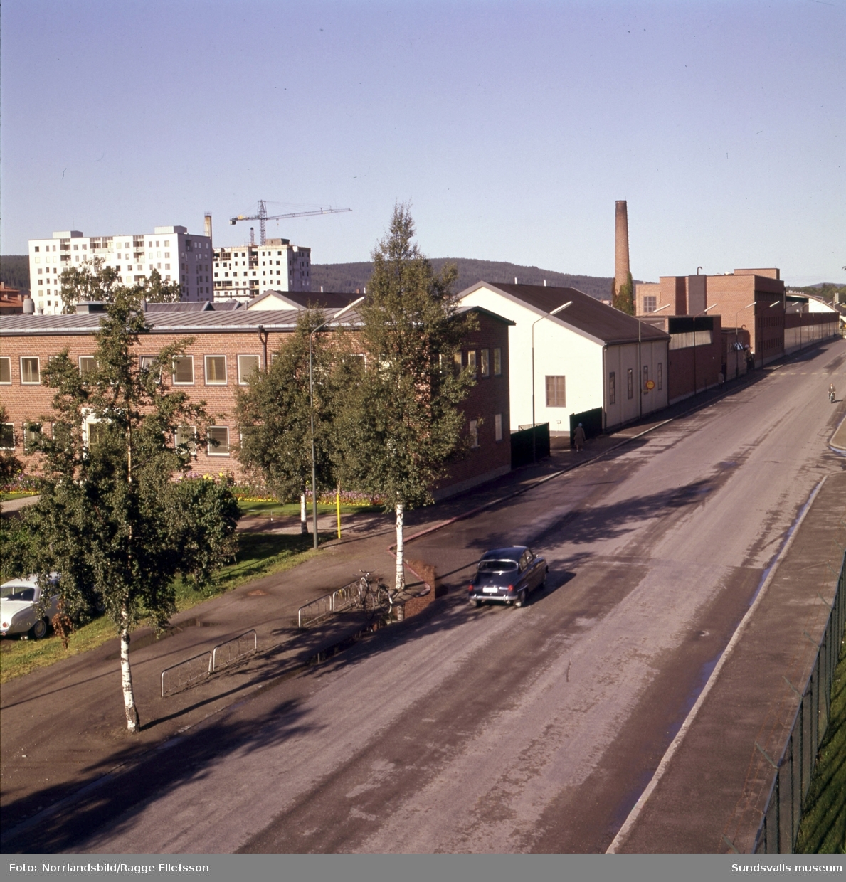 Sundsvalls verkstäder, exteriörbilder mot Fabriksgatan (Universitetsallén, 2015).