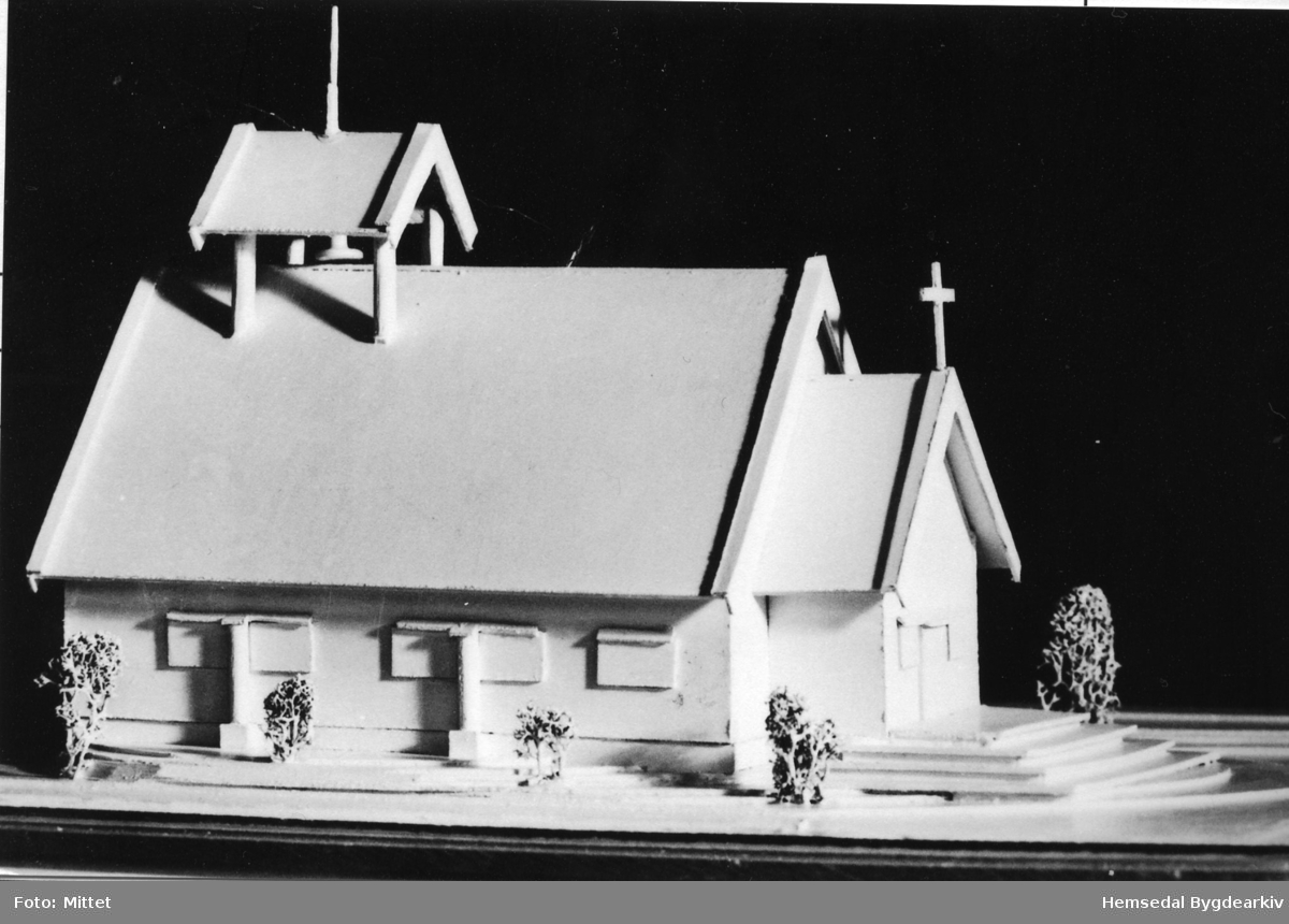 Gipsmodell av Lykkja kapell i Hemsedal