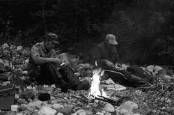 Landskap med person(er).