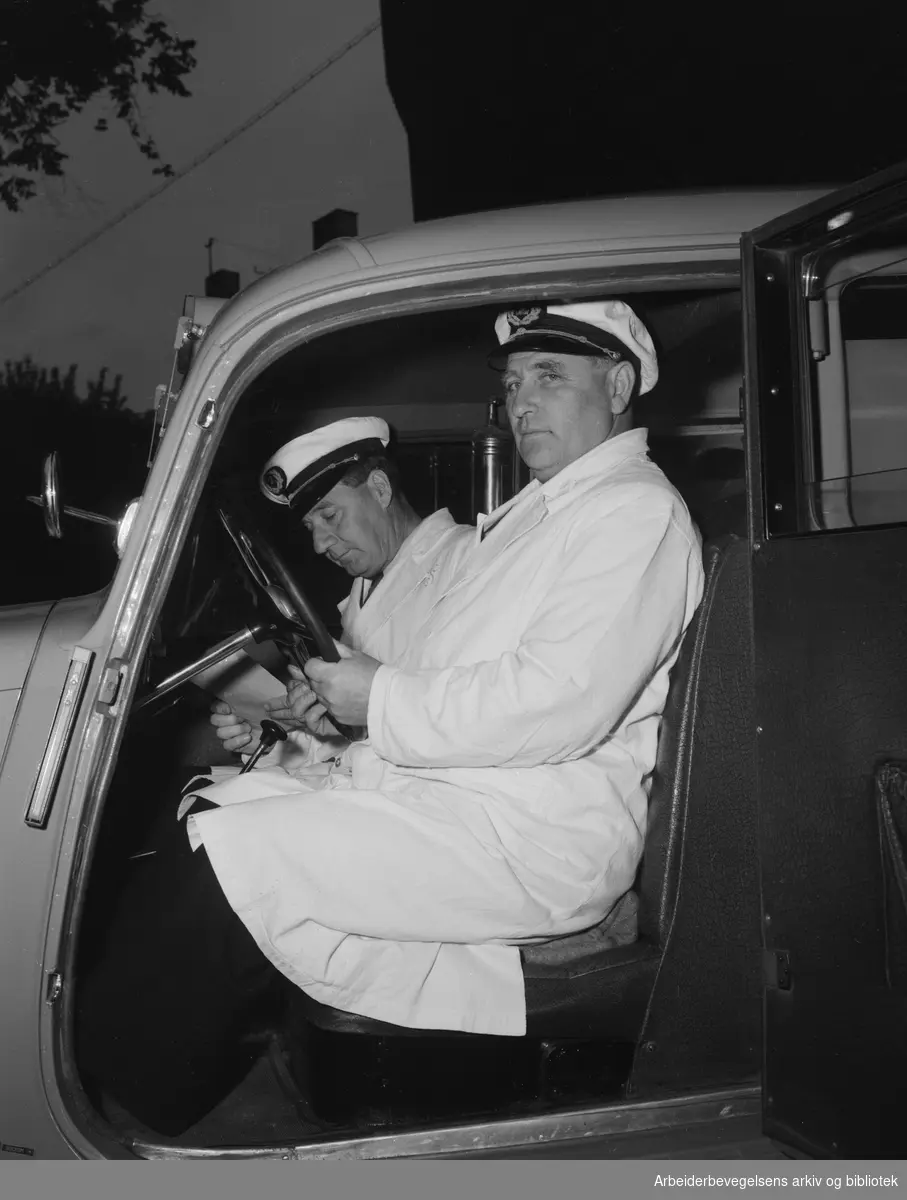 Ambulansesjåfører ved Oslo Legevakt. Oktober 1953.