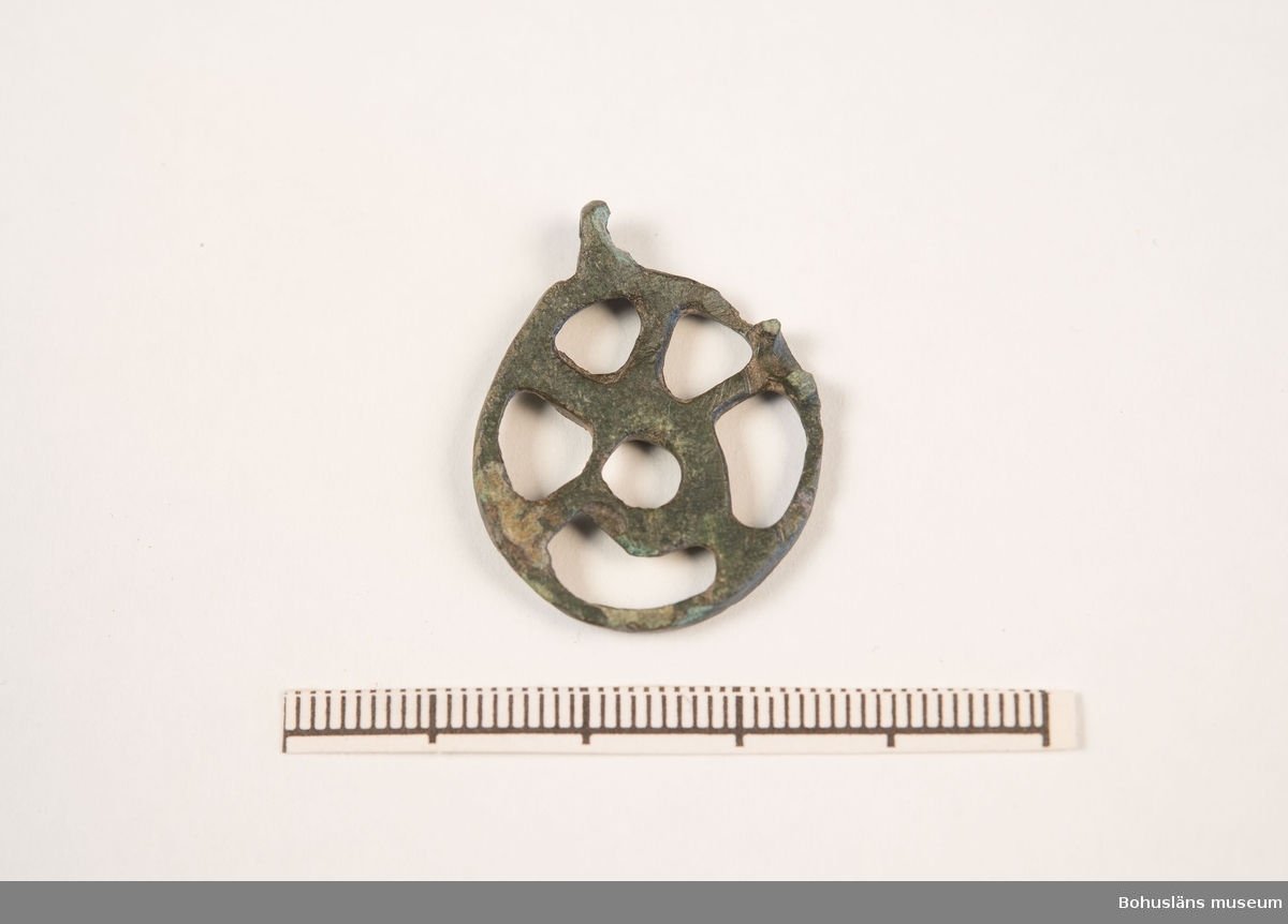 Hänge av brons i Urnestil tillhörande Ålborggruppen. av typen "Guds lamm".