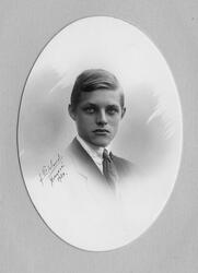 Otto Bolman Biørn, ung mann med slips