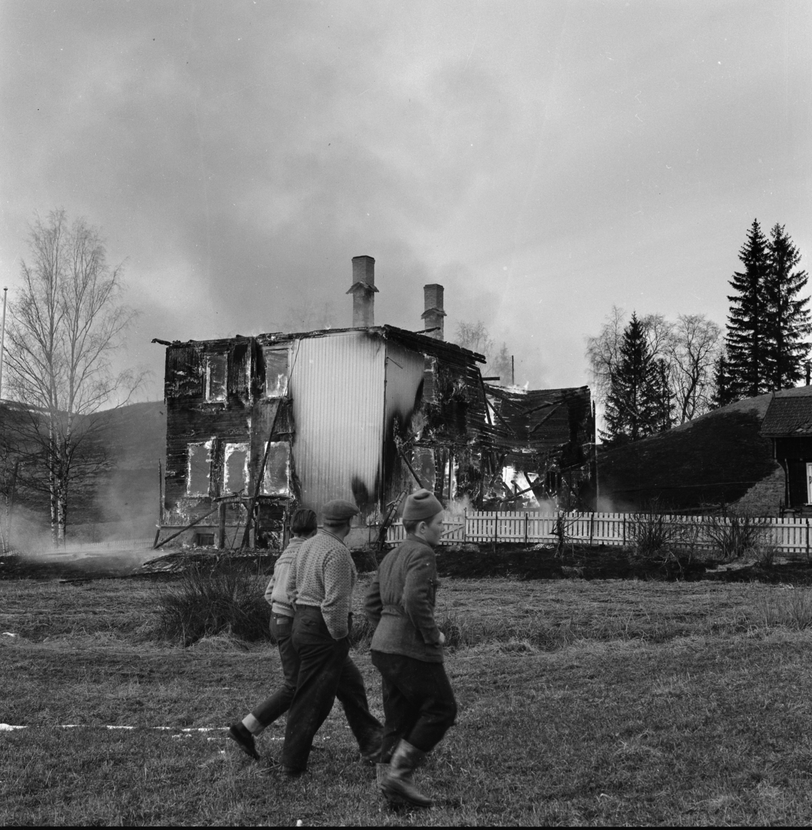 Tre gutter ser Solheim skole i brann, Gjerdrum 1961-1963